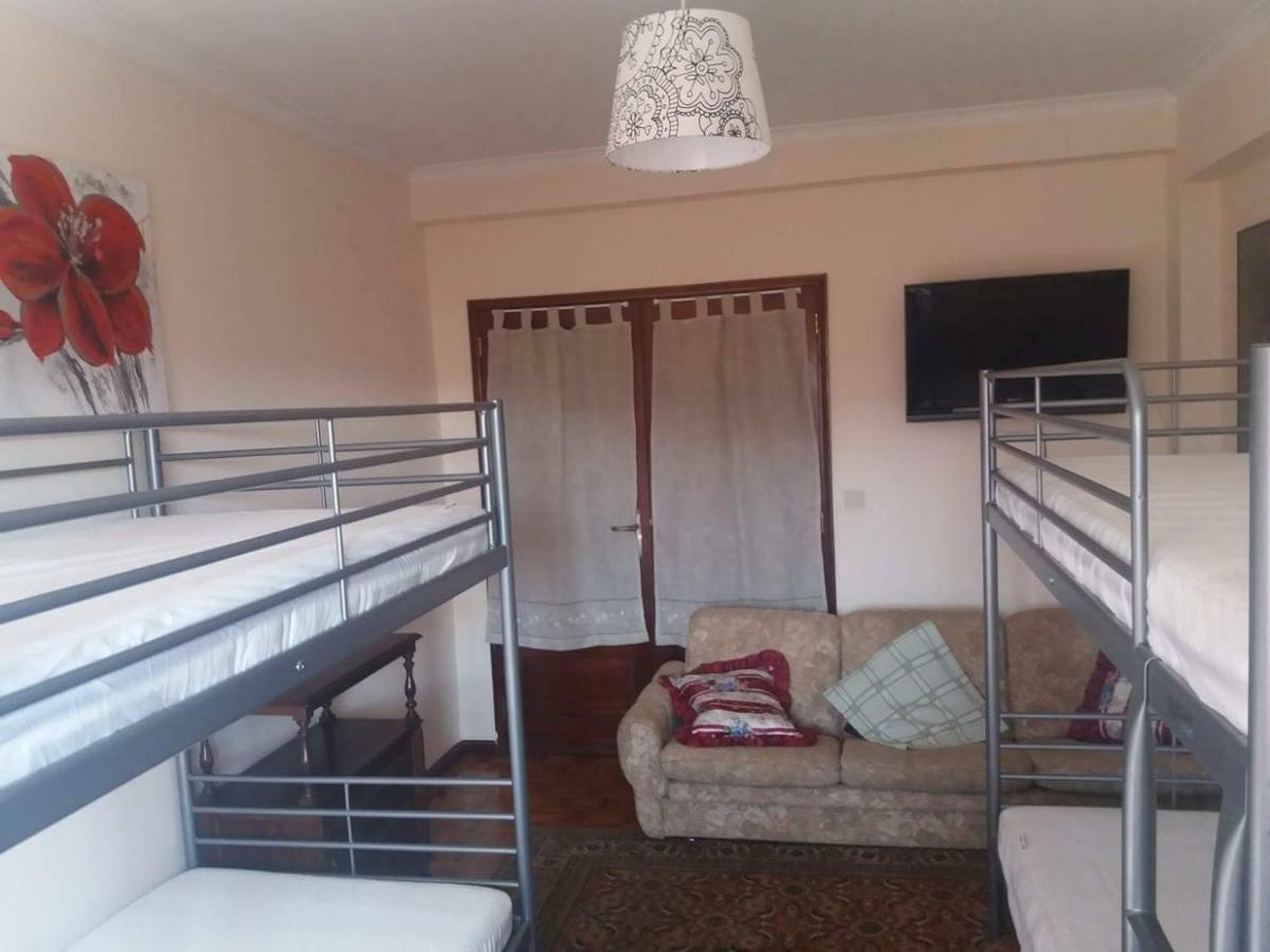 Quarto Com 4 Camas Porto Kültér fotó