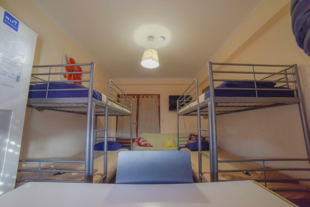 Quarto Com 4 Camas Porto Kültér fotó