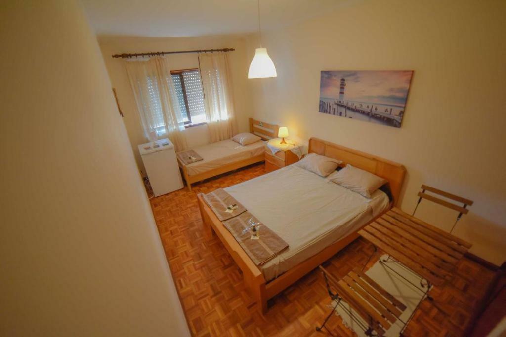 Quarto Com 4 Camas Porto Kültér fotó