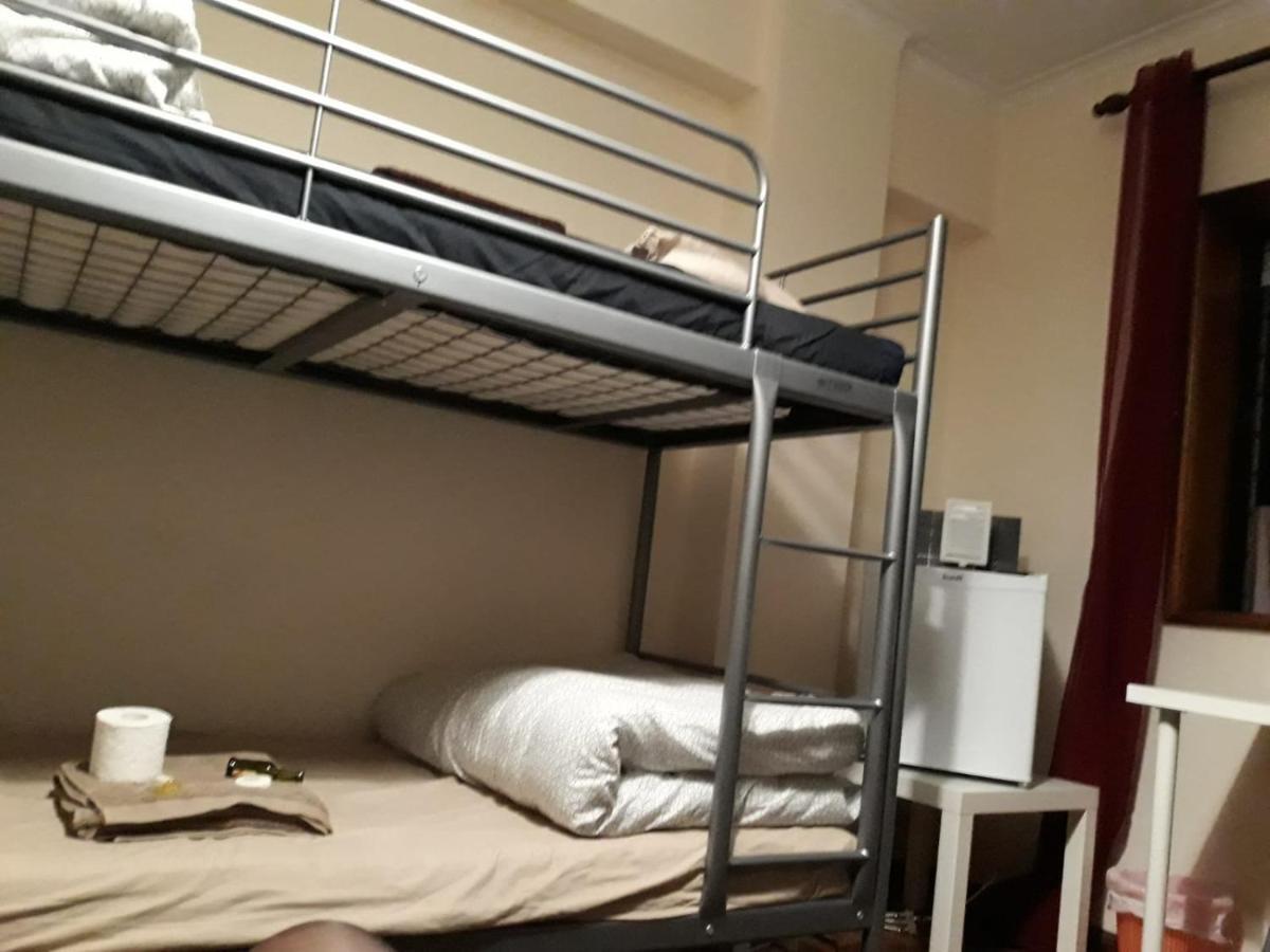 Quarto Com 4 Camas Porto Kültér fotó